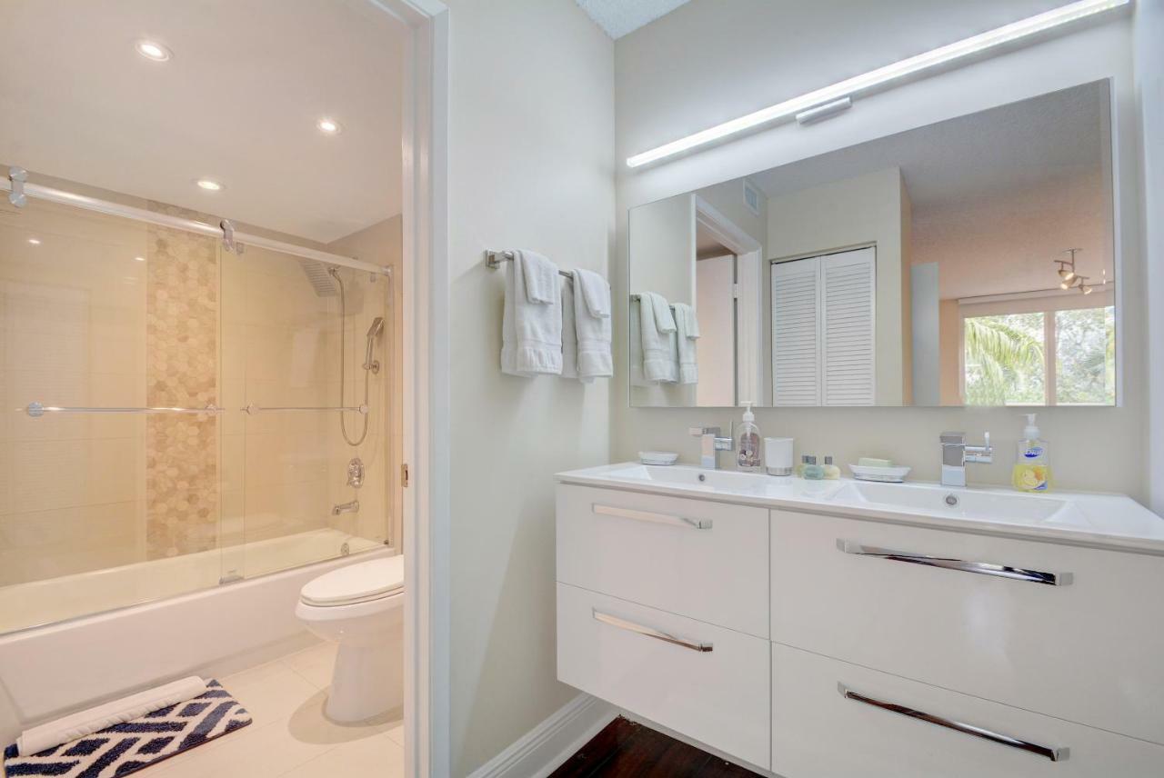 Renovated 2/2 Unit At Yacht Club/Aventura Apartment Luaran gambar